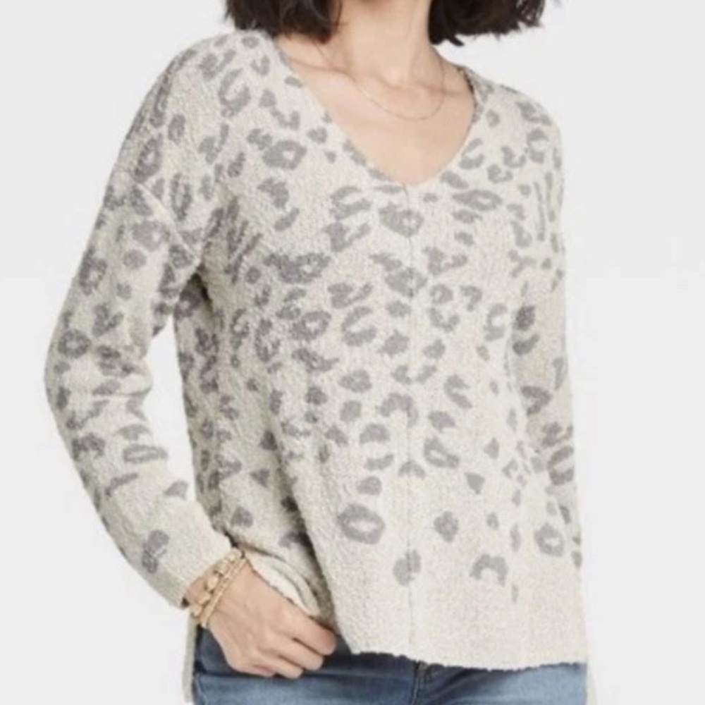 Knox Rose Leopard Print V-neck Sweater Cream Gray Small